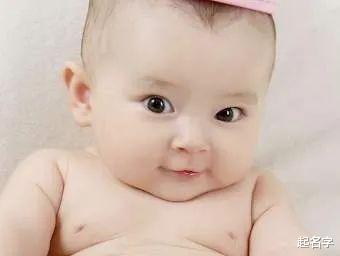 王姓2026年出生的男宝宝，有没有两个字的名字推荐呢？