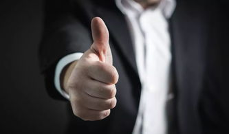 孤独奋斗者的背影