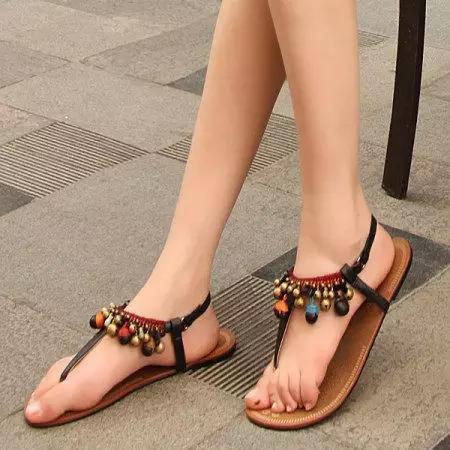 女人梦见自己赤脚走路去买鞋有什么特殊预兆？