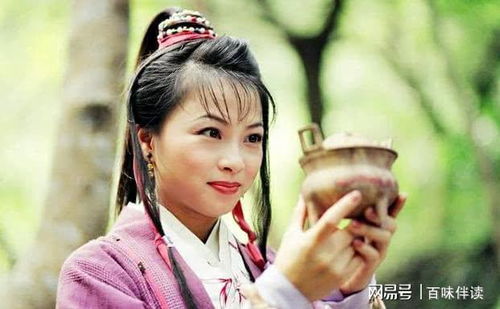 B．兄妹情感与师徒情谊交错作用于