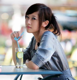 R 罗纳河的流淌