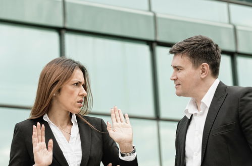 适度距离：职场交往中的边界管理