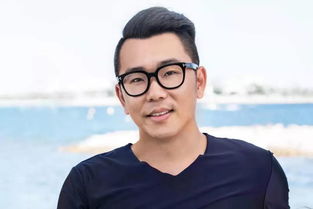 噪音：*咕噜咕噜* 这段话里可能会出现一些小错误，比如：- “客厅”“客房”混用；- “屋子”和“房间”连用；- 有时会出现拼音错漏。