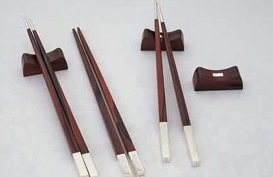 1．三较长两较短