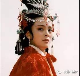 人物性格复合体：精明能干与阴险狡黠并存