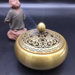 1. 纳入土中：滋养万物与土地神灵的馈赠