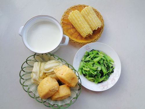 大海水命的人是否适合穿黑色衣物作为日常早点搭配？