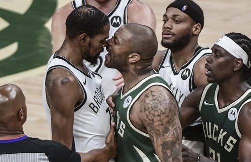 26年属鸡的人32岁时婚姻状况如何？