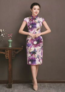 蓝色旗袍：宁静致远的情感世界