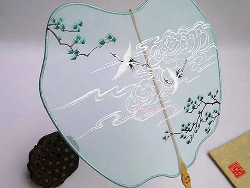 一、 团扇的形制特征及象征内涵