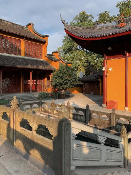 二、 天竺三寺：禅修胜地，风景宜人