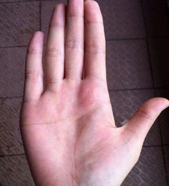 ：二婚命运的面相与手相学探析