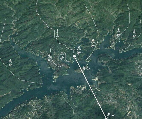 “下山虎”建筑与地理环境的融合