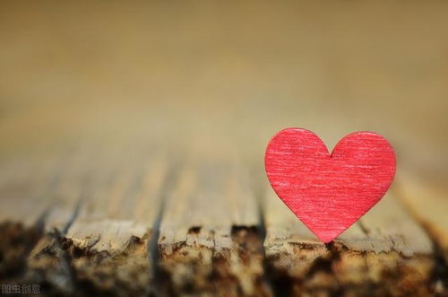 1. 沙发和床的位置