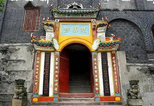 前言：这趟旅行有点不对劲