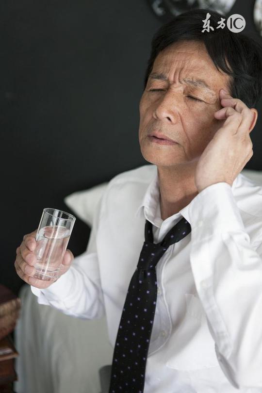 窦文涛和王朔讨论十二生肖婚姻时，王朔的属相是哪个生肖？