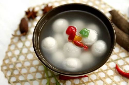 2. 南方以年糕或汤圆为主食
