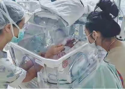 属虎女性2025年佩戴什么生肖饰物意味着咬紧牙根越过难关？