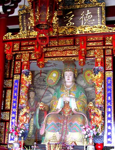 2. 颜色与材质的文化底蕴编码