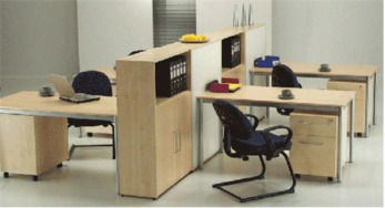 2. 避免办公桌正对门口的布局