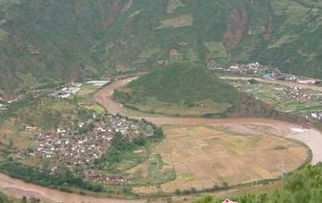 阴宅风水：祖坟冒青烟还是倒大霉？2026年最新玄学指南