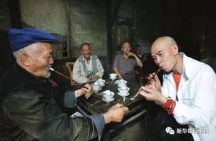 2. 线下“蹲守”战术：黄龙溪茶馆的“潜规则”