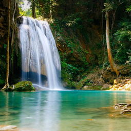 梦见瀑布流水清澈见底是什么寓意或象征？