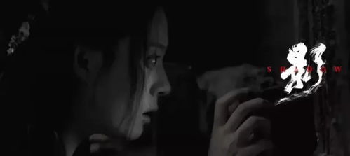 束缚与无力感：被黑暗吞噬