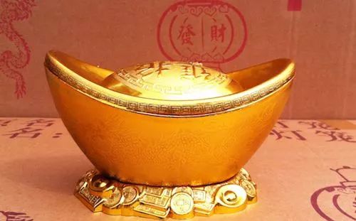 ‘将楼上春景红粉绕’和‘玉楼上酒甜宴罢’分别指的是哪个生肖？