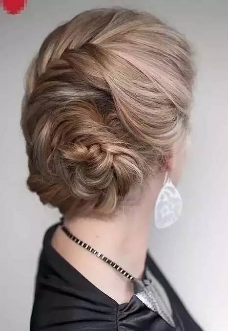 2026年十月有哪些日子适合剪头发，被认为是剪头发的最佳吉日呢？