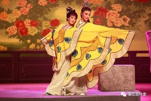 梁山伯与祝英台墓前夜半的哭声：命运悲歌与爱情的永恒