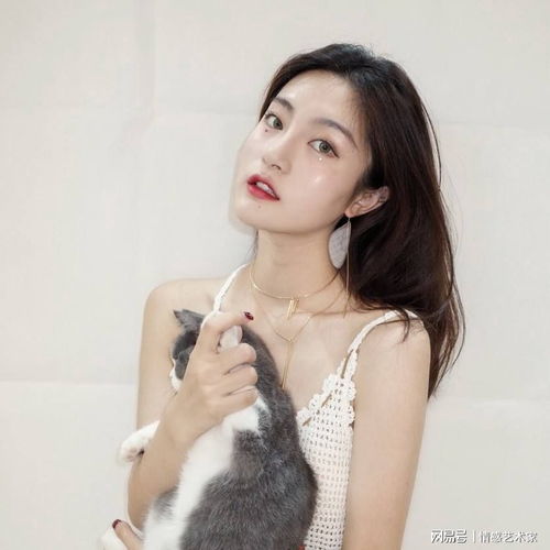 八字喜木的人，如何选择助运手机号和女性头像设计？