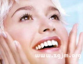 女人梦见自己掉牙出血是什么征兆？