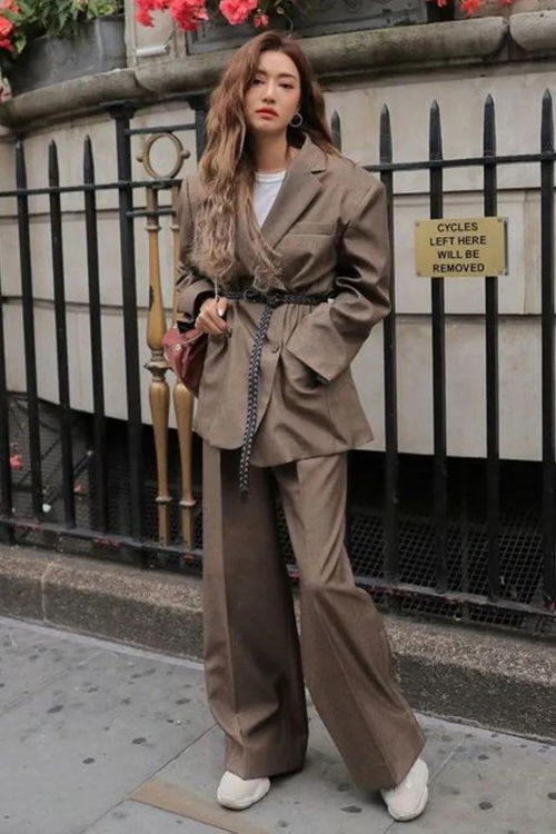 12月4日五行穿衣，12月24日五行穿衣分别是什么？