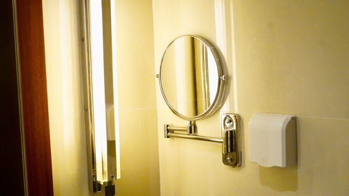 3. 趵突泉附近：泉水叮咚？那是空调外机的声音