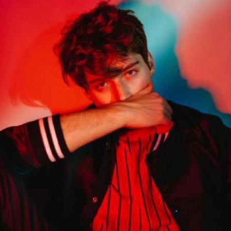 #5 永艺（yǒng yì）——永：永恒；艺：艺术。让人想到“永远艺术化地挥洒水花”。