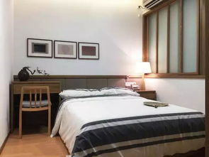 三、 空间布局的重构与光学反射原理的运用