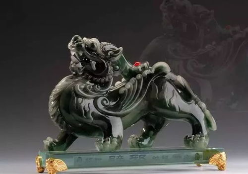 客厅门口：门户守护与迎祥纳瑞