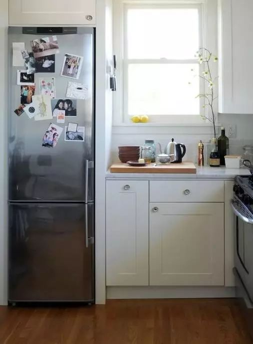 冰箱应该摆放在哪个具体位置蕞合适？