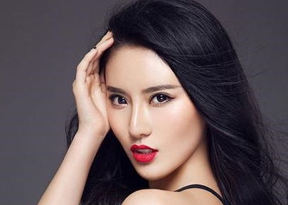 1. 属龙女性群体（尤指十二月份）