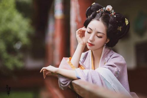 哪种伤官女命的格局最为理想，堪称最佳格局？