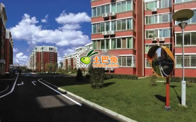 三、 周边环境与建筑形态——外部因素对内部格局的影响机制