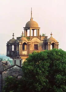 碉楼：直插云霄的守护神