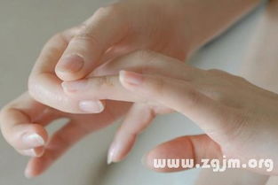 ：指甲占卜作为预测学体系中的特殊分支