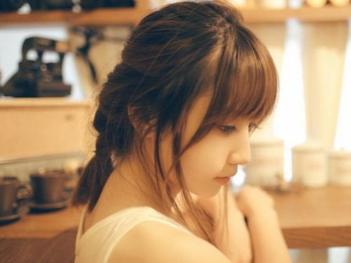 桃花眼的形态特征及其审美意涵