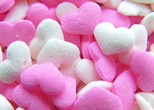 三、 颜色与饰品在招桃花中的具体应用