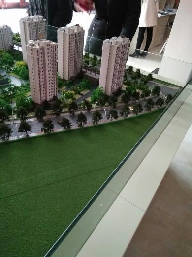 住宅楼一层风水如何，两户打通是否适宜？