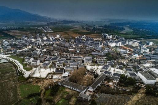 途经安义古村的纠结