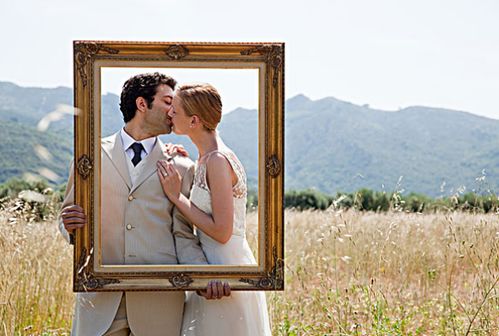 二、 日坐印星的女命：得遇知己，夫唱妇随