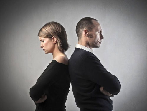 ：数字媒介语境下的身份构建与符号学探究